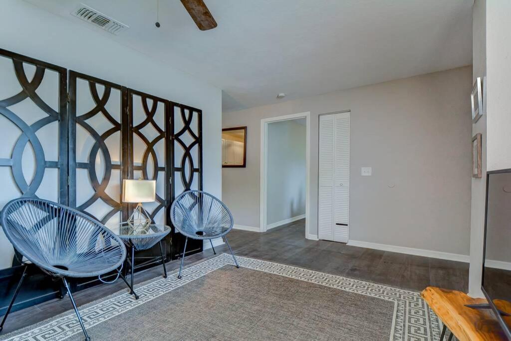 Driftwood Castle Urban Oasis With Firepit Near Convention Center And Amalie Arena, Room For 6 Tampa Exteriér fotografie