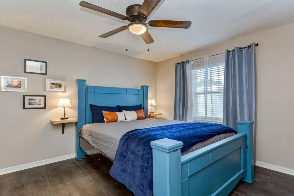 Driftwood Castle Urban Oasis With Firepit Near Convention Center And Amalie Arena, Room For 6 Tampa Exteriér fotografie