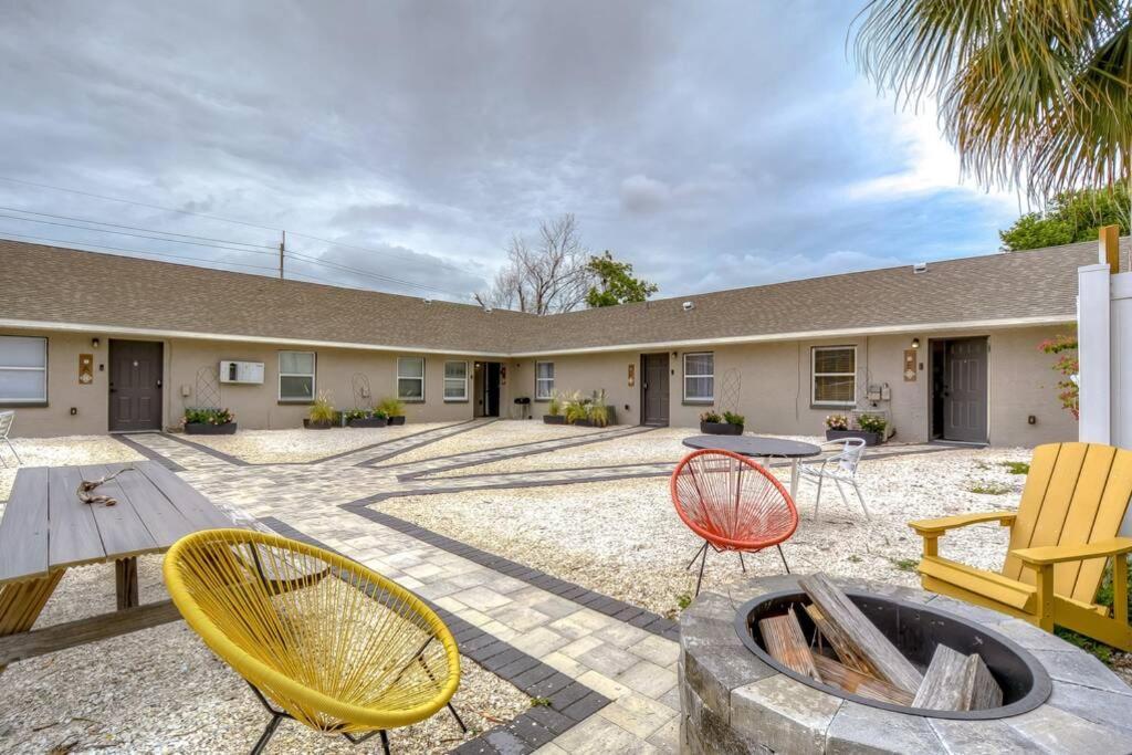 Driftwood Castle Urban Oasis With Firepit Near Convention Center And Amalie Arena, Room For 6 Tampa Exteriér fotografie